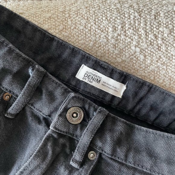 Zara Black Distressed Denim Mini Skirt - Picture 3 of 3